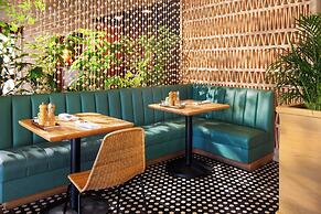 The Laylow Waikiki, Autograph Collection