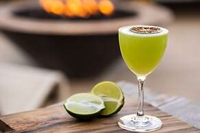 The Laylow Waikiki, Autograph Collection