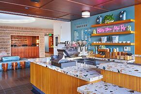 The Laylow Waikiki, Autograph Collection