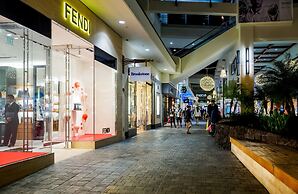 The Laylow Waikiki, Autograph Collection