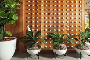 The Laylow Waikiki, Autograph Collection