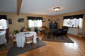 Alaska Grizzly Lodge