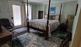 Alaska Grizzly Lodge