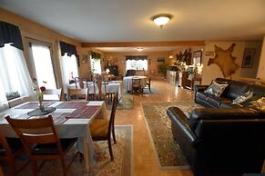 Alaska Grizzly Lodge