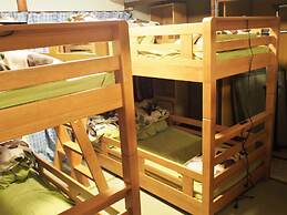 Deer Guesthouse - Hostel
