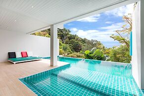 Amala Grand Bleu Resort Hilltops