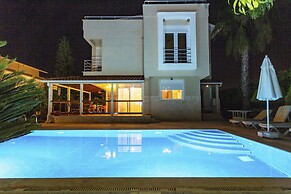 Paradise Town Villa ART