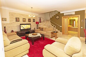 Paradise Town Villa ART