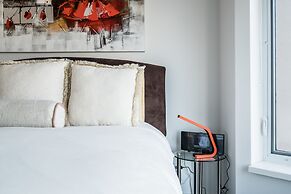 QuickStay - Luxury Executive in Yorkville (Yonge & Bloor)