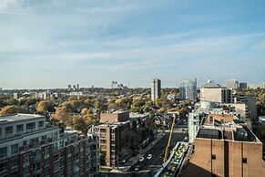 QuickStay - Luxury Executive in Yorkville (Yonge & Bloor)