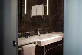 AC Hotel by Marriott® Santiago Cenco Costanera