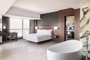 AC Hotel by Marriott® Santiago Cenco Costanera