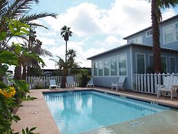 Beach Club Clubhouse 1