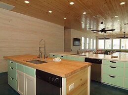 Beach Club Clubhouse 4