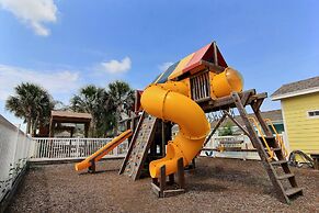 Admirals Quarters 103PB