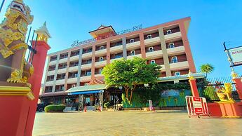 Rayong Lanna Hotel