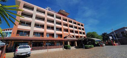 Rayong Lanna Hotel