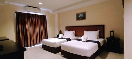 Rayong Lanna Hotel