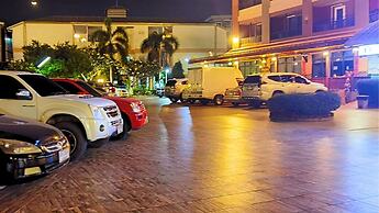 Rayong Lanna Hotel