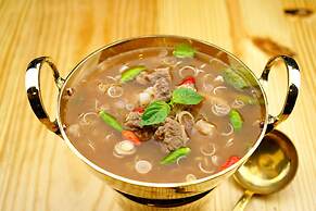 Caza V1 Serviced Apartment