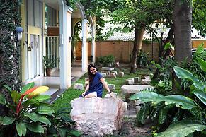 Caza V1 Serviced Apartment