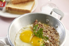 Caza V1 Serviced Apartment