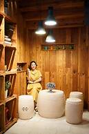 Caza V1 Serviced Apartment