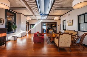 Hotel Etico at Mount Victoria Manor