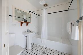 Hotel Etico at Mount Victoria Manor