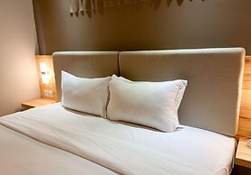 Verse Lite Hotel Gajah Mada