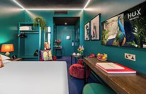Hux Hotel