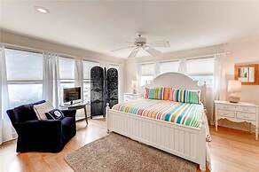 Laurie s Loft 3 Bedroom Holiday Home By Bald Head Island