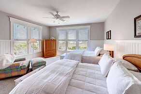 Sandbagger 5 Bedroom Holiday Home By Bald Head Island