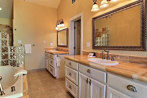 Executive Beach Paradise SH7345