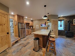 IVACAZ Suites on the Golf Course