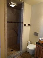 IVACAZ Suites on the Golf Course