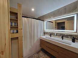 IVACAZ Suites on the Golf Course