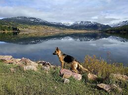 IVACAZ Suites on the Golf Course