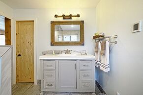 IVACAZ Suites on the Golf Course