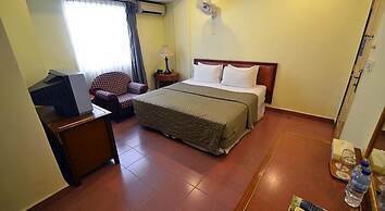 Lotus Family Hotel, Medan Tuanku