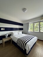 Nautical Home & Seashell House B&B