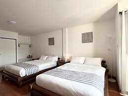 Nautical Home & Seashell House B&B