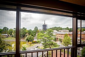 NARA Visitor Center & Inn