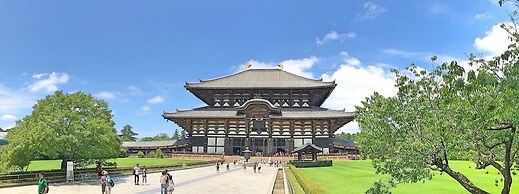 NARA Visitor Center & Inn