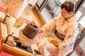 NARA Visitor Center & Inn