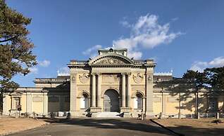 NARA Visitor Center & Inn