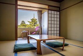 NARA Visitor Center & Inn