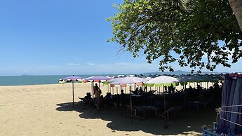 Beach 7 Condo by GrandisVillas