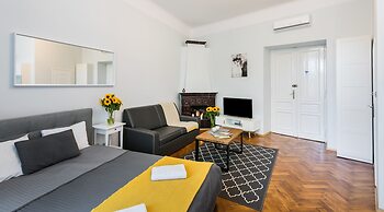 Old Town Residence BIS