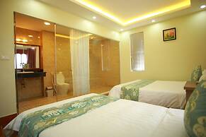 Family Airport Hotel